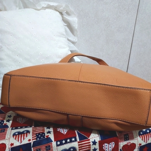 GILL BEIGE LEATHER SHOULDER BAG - Picture 8 of 10